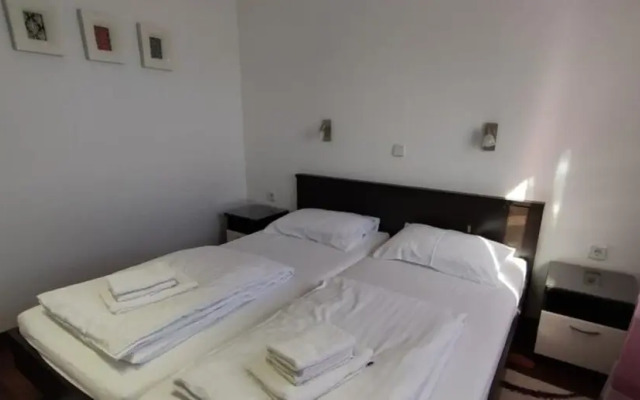 Neven - Economic Apartment Close to sea - A4 kat