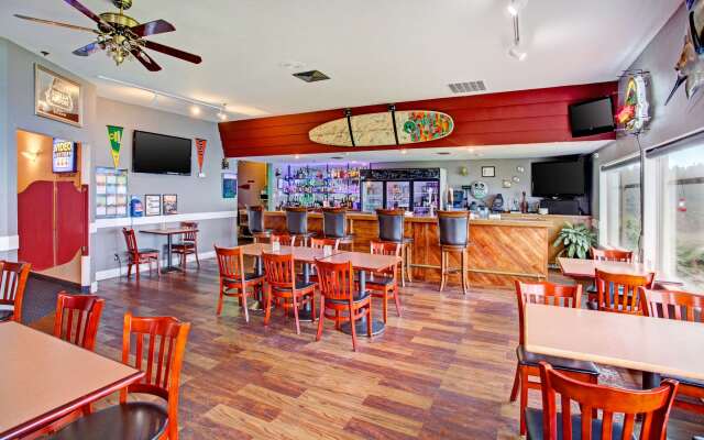 Clarion Inn Surfrider Resort