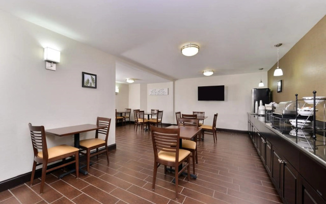 Sleep Inn & Suites Near I-90 and Ashtabula