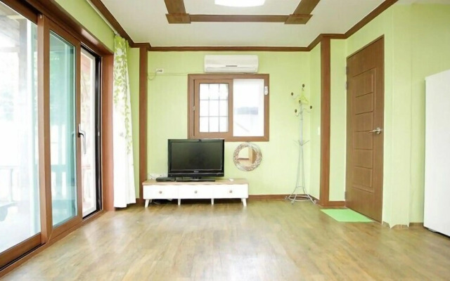 Bandi Hwangto Pension