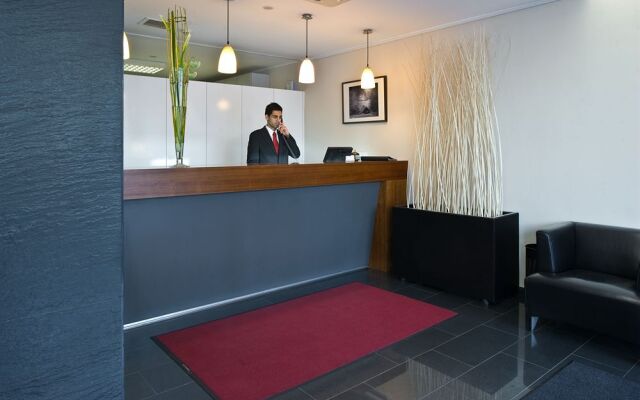 Pakat Suites Hotel