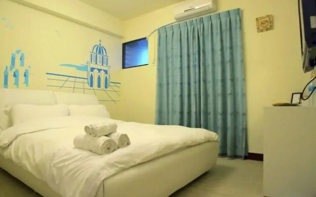 Love Fenjia Colorful Hotel
