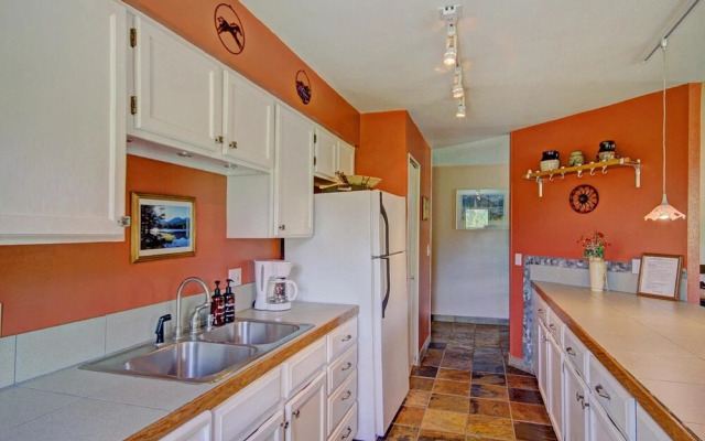 Sawmill 316 2 Br condo by RedAwning