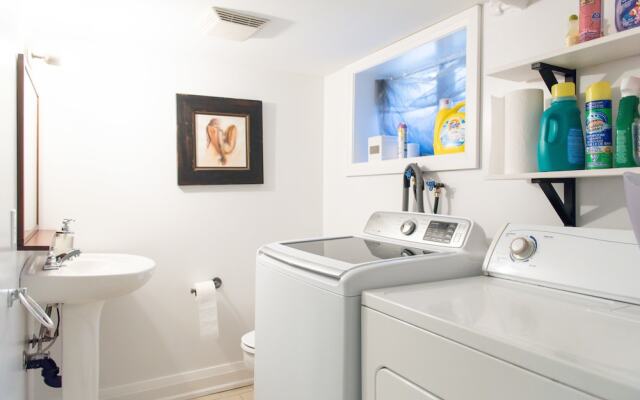 QuickStay - Stunning City Retreat (5-Bedroom House)
