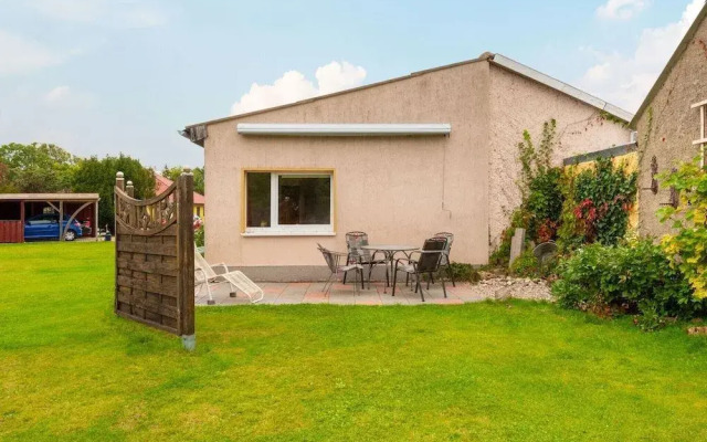 Idyllic Bungalow with Garden in Pepelow near Seabeach