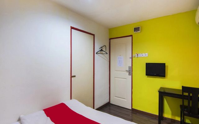 OYO 89891 1st Inn Hotel Subang (SJ15)