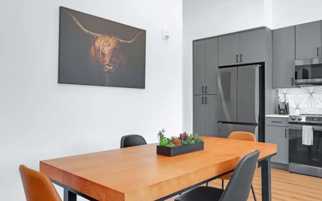 Pure Texas Poolside Oasis Steps to Entertainment