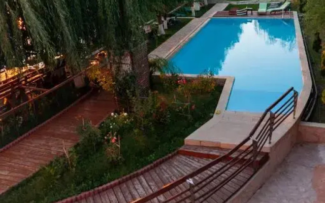 Paradise Delta House