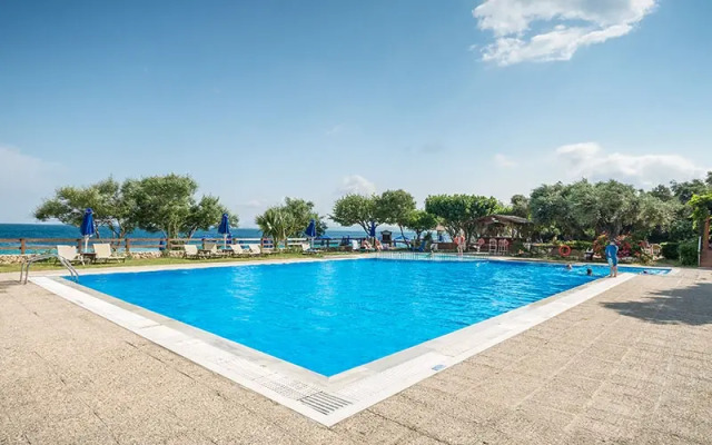 Nafsika's Beachfront Apartments