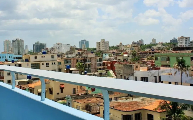 Malecon 5, Knocking on Cuba