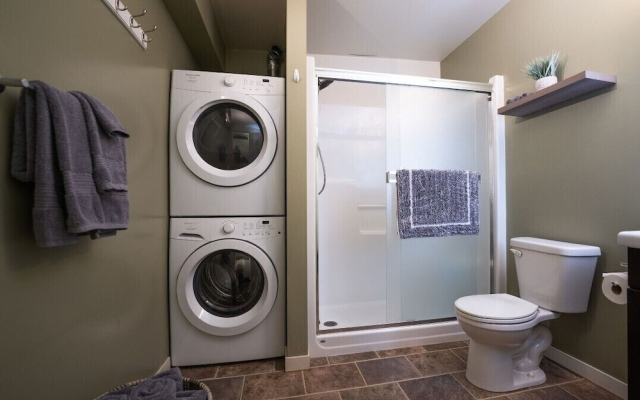 The Whiskey Jack Suite by Revelstoke Vacations