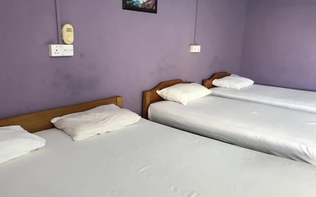 Gnanams Hotel
