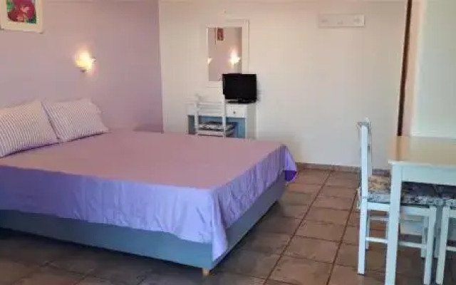 Ikos Studios And Apartments