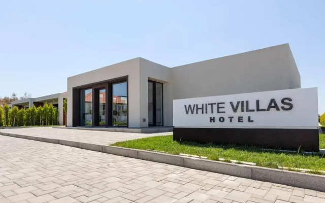 White villas (Seabreeze)