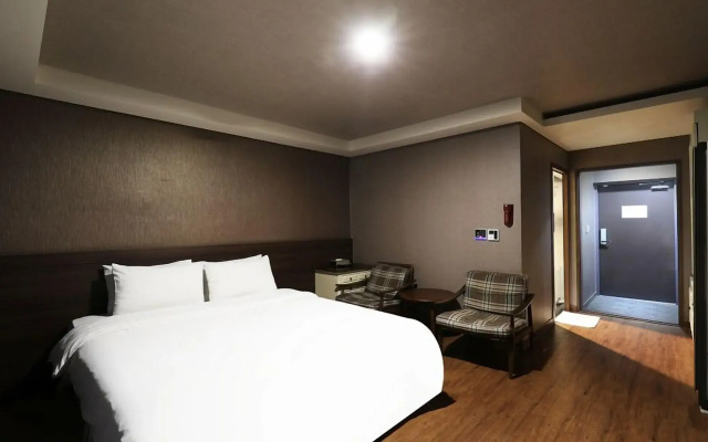 Cheongju The Mark Hotel