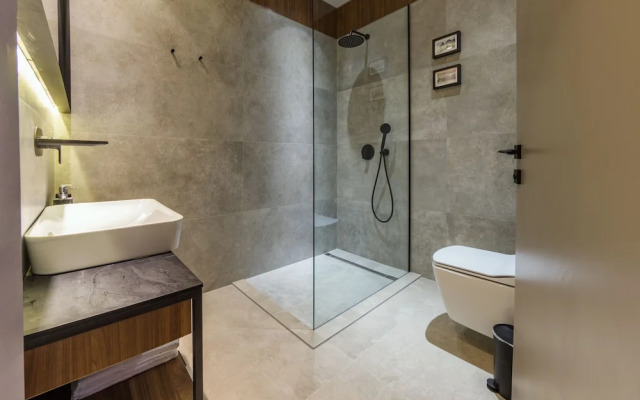 Dezman Luxury Center