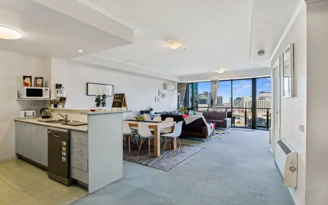 Southbank Tower Apartments