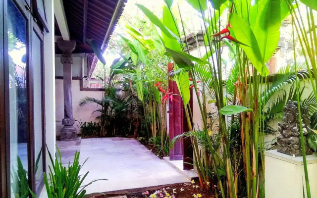 Nipuri Hotel