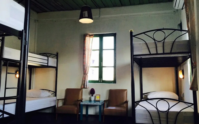 Hipstel hostel&bistro