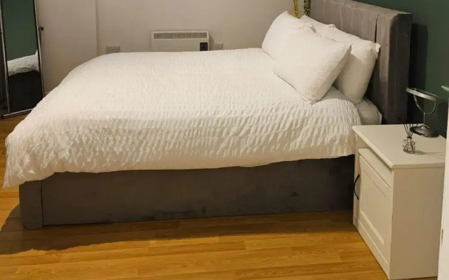 Apartment - Free Parking & Near Hospital