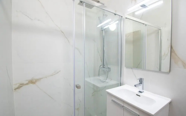 10 Marinha Two Bed Apt At Award Wining Beach