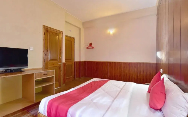 OYO 4838 Hotel The Valerian