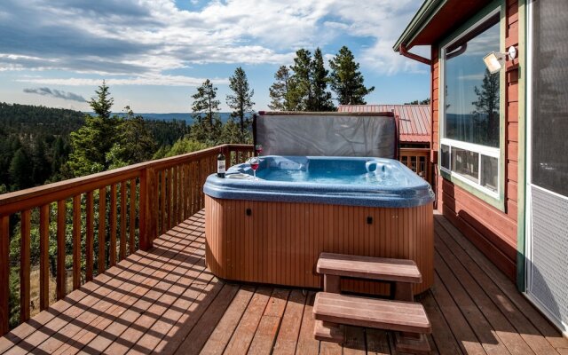 Majestic Cabin - Three Bedroom Cabin