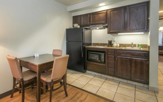 Markham House Suites Little Rock Medical Center