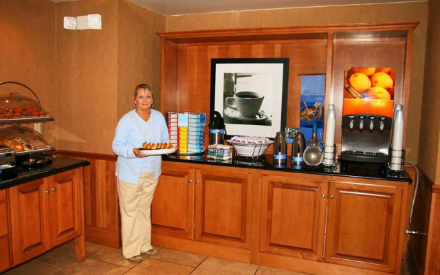 Hampton Inn & Suites Fremont