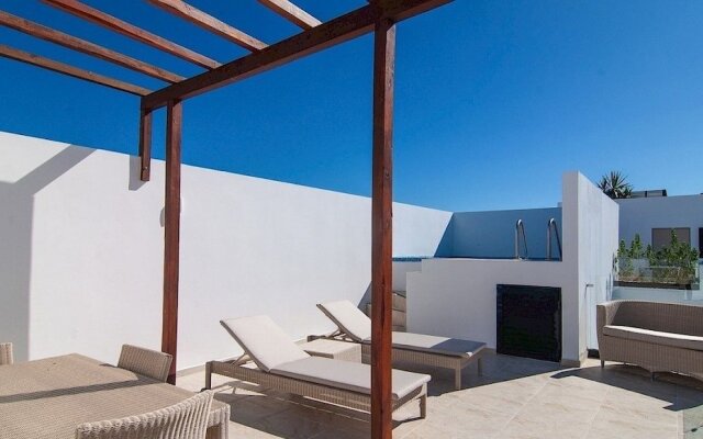 Menesse City Condo 1417