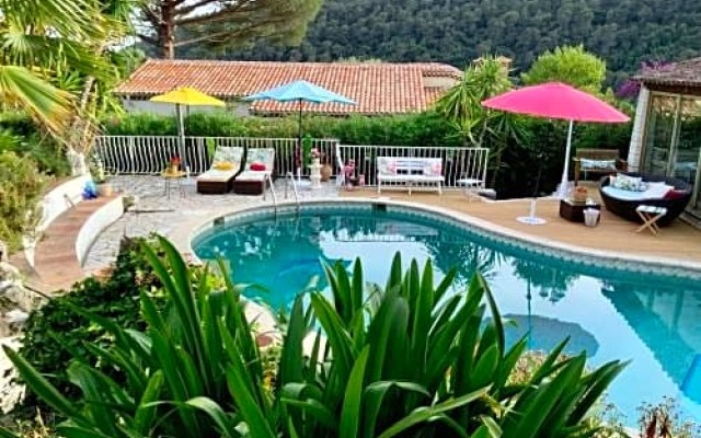 SUITE ROMANTIQUE et CHAMBRE BAROQUE à St Paul de Vence