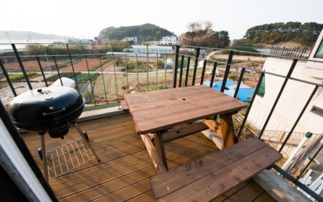 Daebudo (Seonjaedo) Daldal Pension