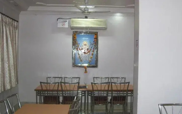 Shree Aditya Hotel