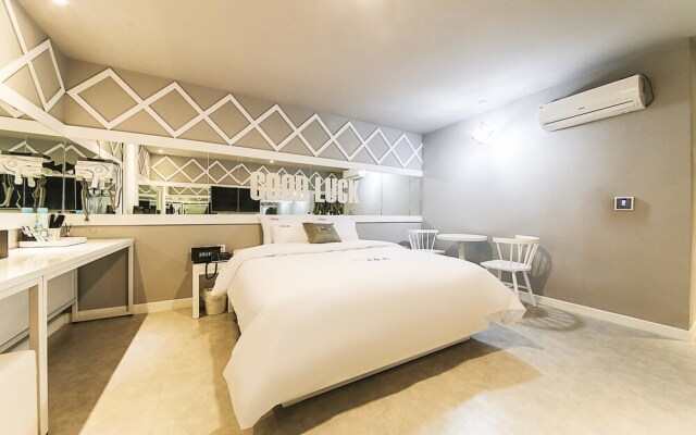 Ocean Hotel