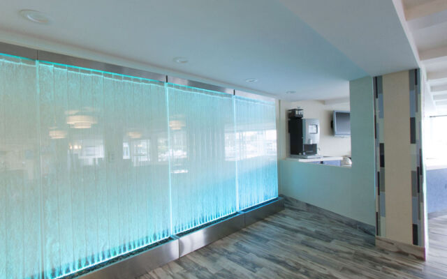 Aqua Blue Hotel