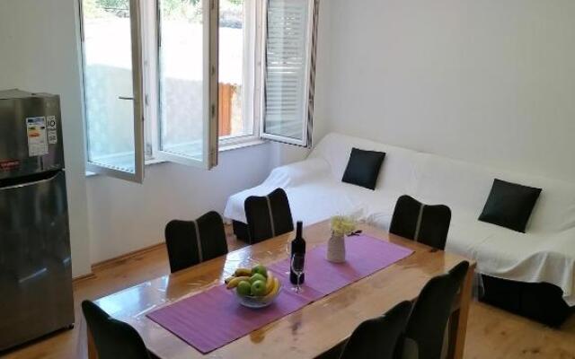 APARTMENT "B" 50 m from the beach