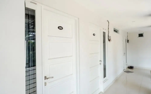 RedDoorz Plus Syariah near Stasiun Tegal 2