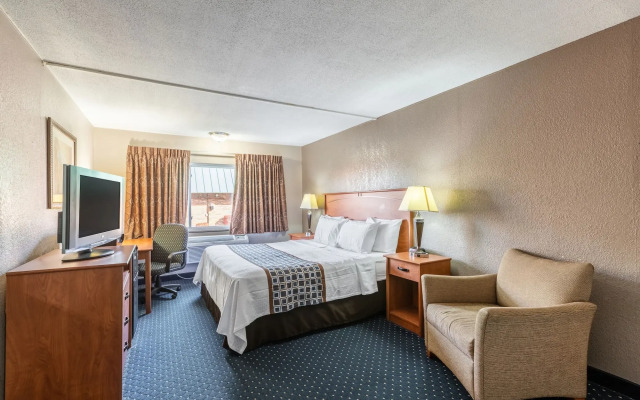 Magnuson Hotel Detroit Airport