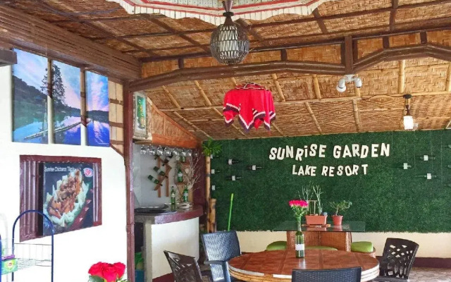 Sunrise Garden Lake Resort