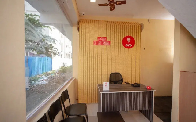 Oyo 25004 Vinayak Residency