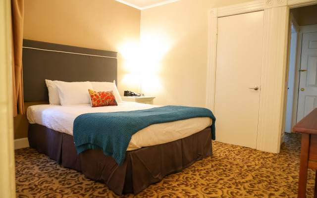 City Center Inn & Suites