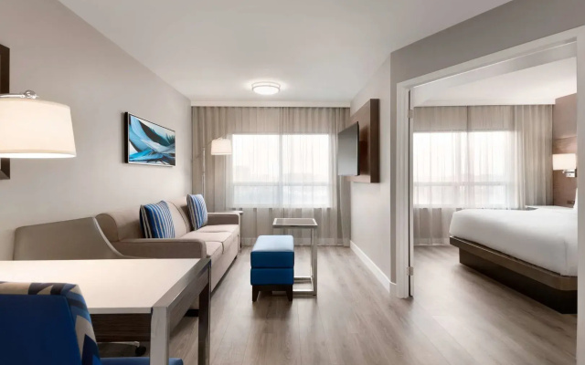 Embassy Suites by Hilton Toronto Airport