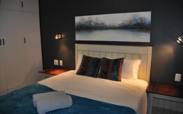 14 Cluster House & Studio