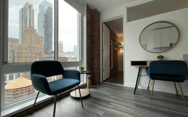 Hotel and the City-Midtown