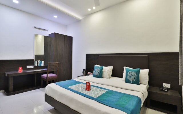 OYO 3243 Hotel Aditya Gir