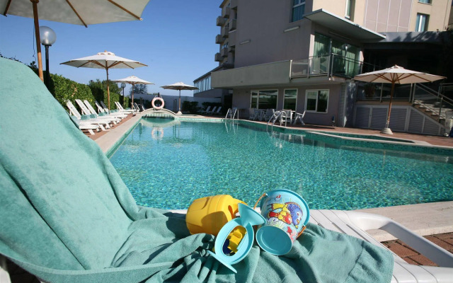 Hotel Embassy & Boston