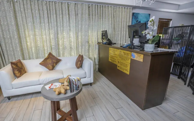 Beachside All Suites Hotel