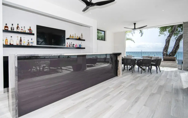 Onyx by Blue Sky Luxury