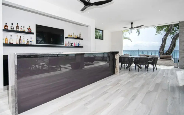 Onyx by Blue Sky Luxury