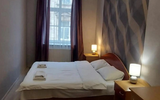 2 Bedroom apartment on Tomashivskogo Street 7